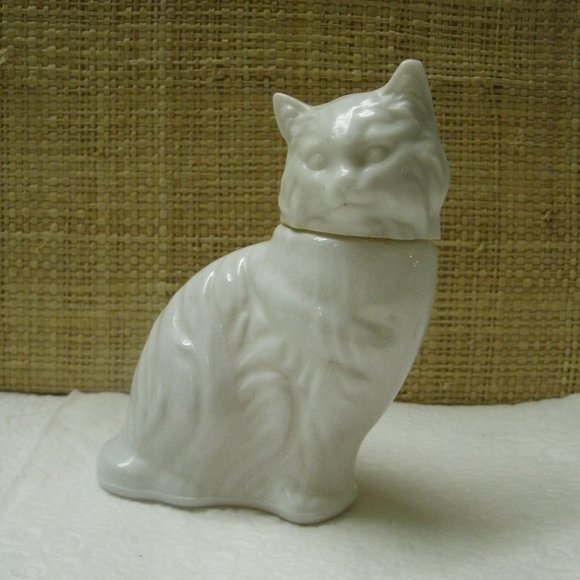 Vintage Avon White Cat Glass Cologne Bottle - Picture 2 of 16